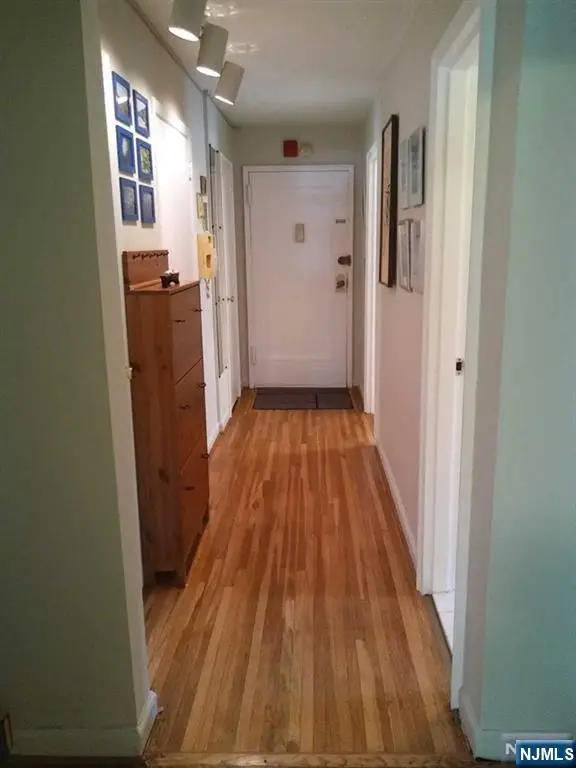 2350 Linwood Avenue 1D, Fort Lee, NJ 07024 - Image #3