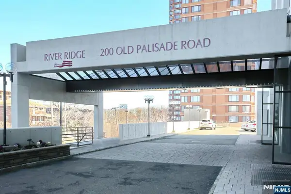 200 Old Palisade Road 19J, Fort Lee, NJ 07024