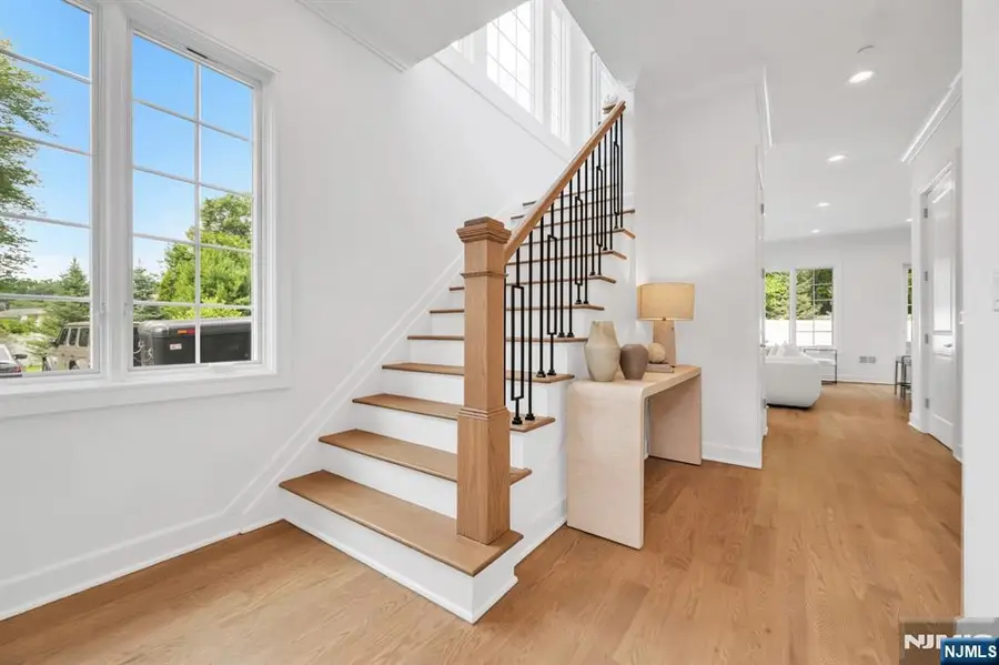 11 Gabriel Court 11, Paramus, NJ 07652 - Image #3