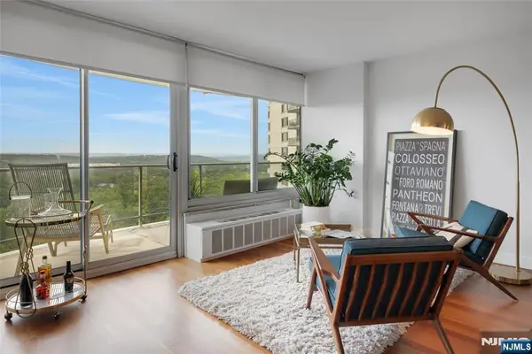 1 Claridge Drive 723, Verona, NJ 07044