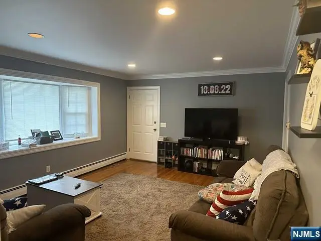 22 Garners Lane, Elmwood Park, NJ 07407 - Image #2