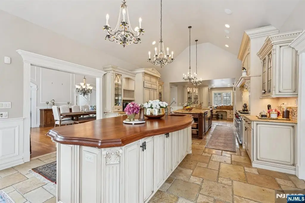 554 Hampton Hill Road, Franklin Lakes, NJ 07417 - #1