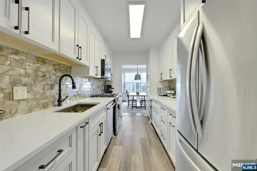 6 Horizon Road 2209, Fort Lee, NJ 07024 - Image #2