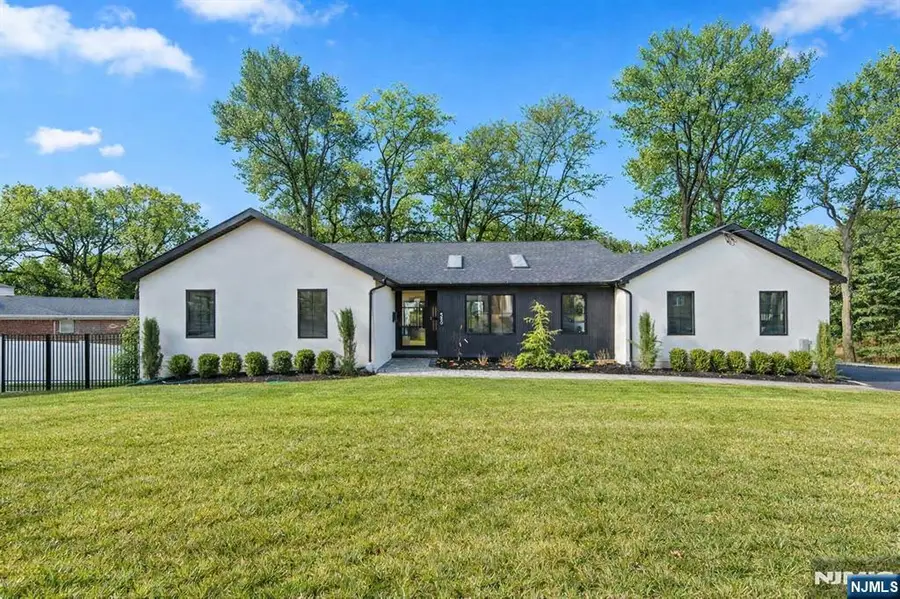 580 Nordhoff Drive, Leonia, NJ 07605 - #2