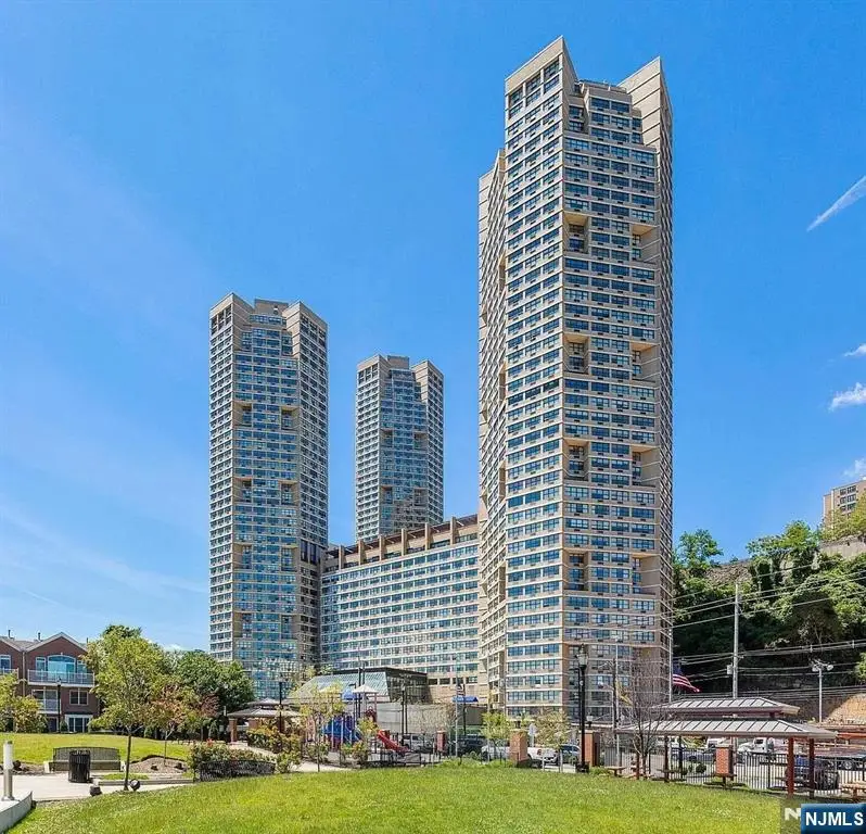 7002 Boulevard East 3F, Guttenberg, NJ 07093 - #1