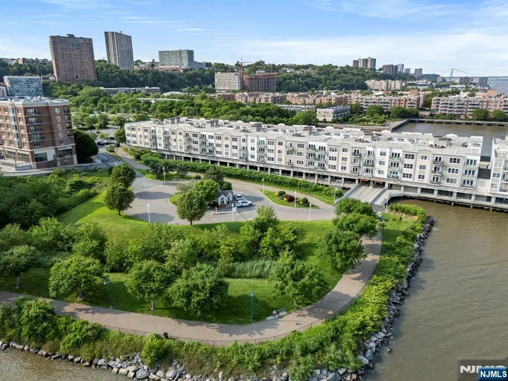 108 The Promenade 108, Edgewater, NJ 07020 - #1