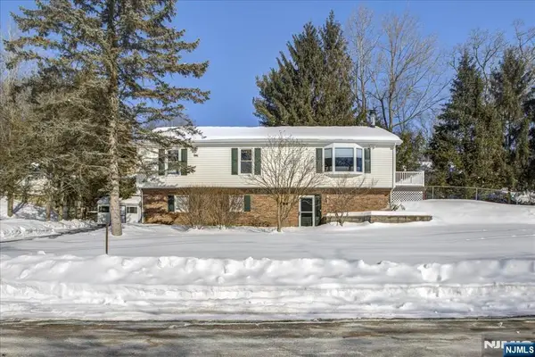 19 Danbury Lane, Jefferson Township, NJ 07849