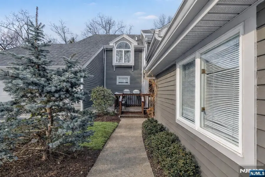 19 Crescent Hollow Court, Ramsey, NJ 07446 - #2