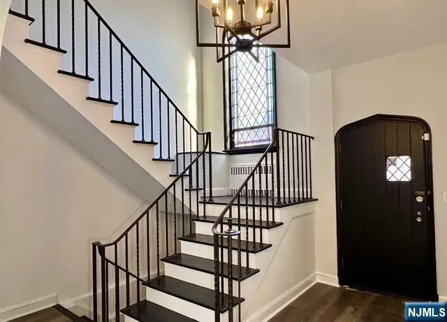 695 Palisade Avenue, Cliffside Park, NJ 07010 - Image #2