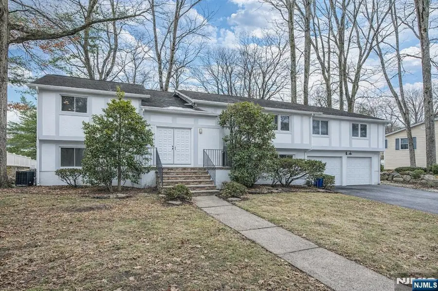 36 Yellow Brick Road, Wayne, NJ 07470 - #2