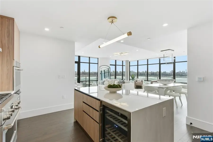 8701 Churchill Road 1401, North Bergen, NJ 07047 - Image #2