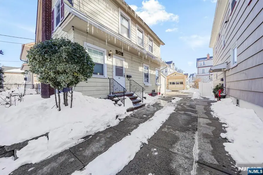 33 Beaumont Place, Newark, NJ 07104 - Image #2