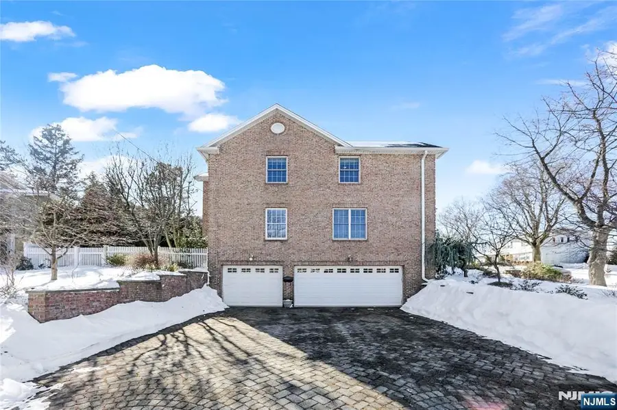 365 Forest Drive, Englewood Cliffs, NJ 07632 - Image #2