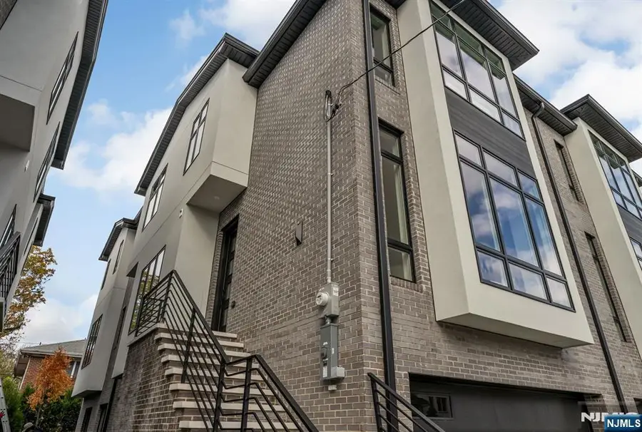 2447 Camner, Fort Lee, NJ 07024 - Image #2