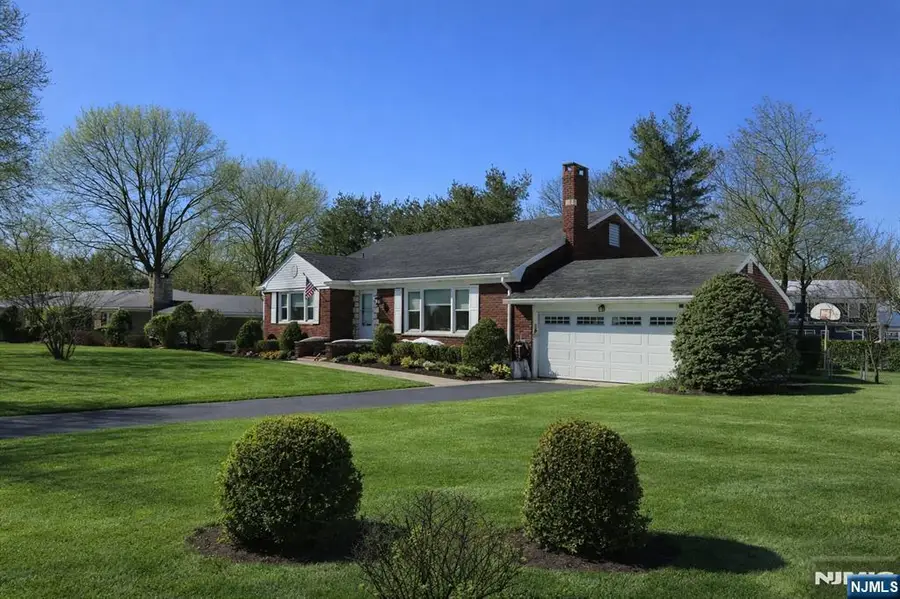 117 Yantacaw Brook Road, Montclair, NJ 07043 - Image #2