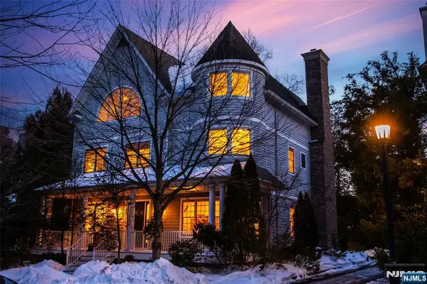 3 Christopher Court, Montclair, NJ 07042