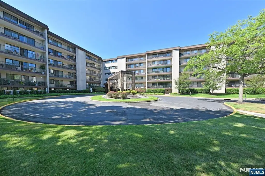 521 Piermont Avenue 417A, River Vale, NJ 07675 - Image #1