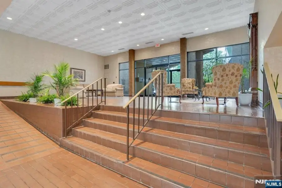 521 Piermont Avenue 417A, River Vale, NJ 07675 - Image #2