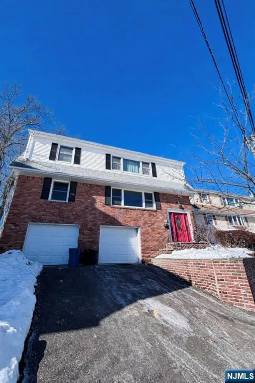 81 Lakeshore Drive, Prospect Park, NJ 07508