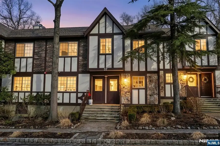 3707 Mark Twain Way, Mahwah, NJ 07430 - #2