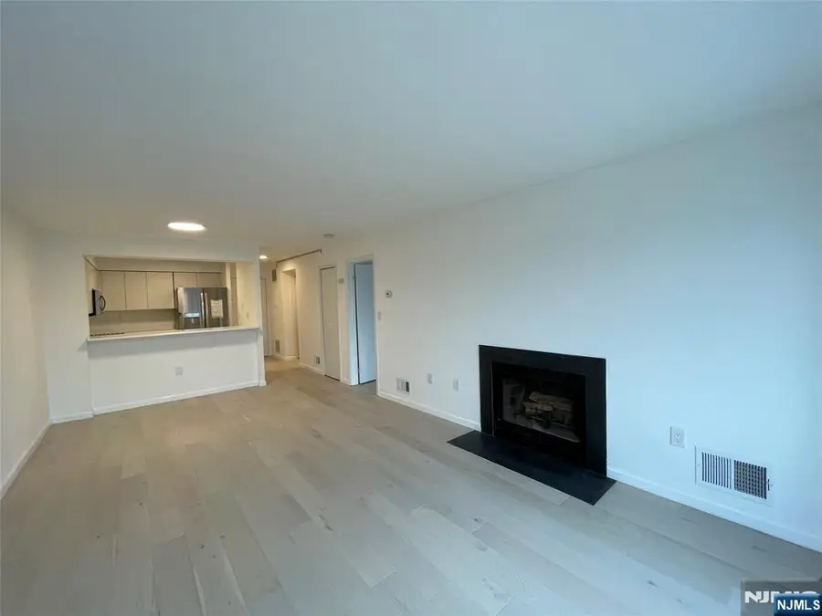 603 Williams Court U603, Edgewater, NJ 07020 - Image #2