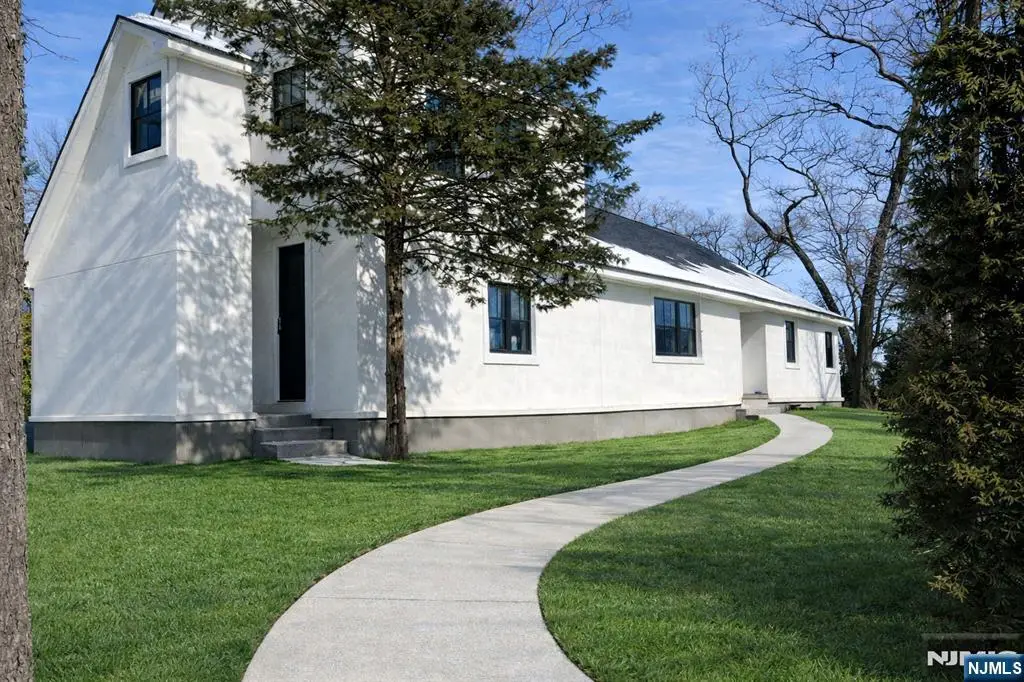 259 W Glen Avenue, Ridgewood, NJ 07450 - #1