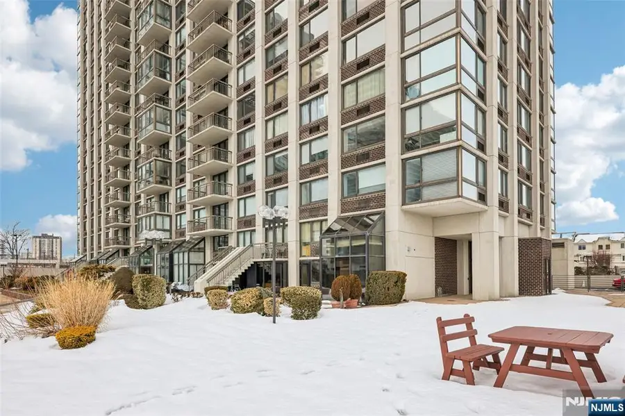 200 Old Palisade Road 3J, Fort Lee, NJ 07024 - #2