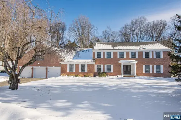 721 Somerset Street, Franklin Lakes, NJ 07417