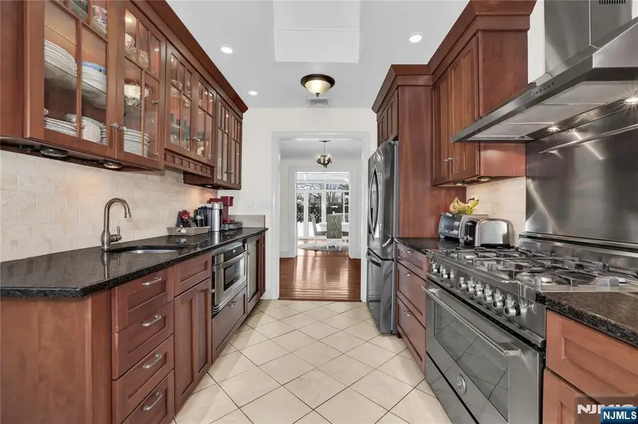 7 Dale Avenue, Pompton Plains, NJ 07444 - #3