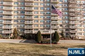 555 North Avenue 10C, Fort Lee, NJ 07024 - #1