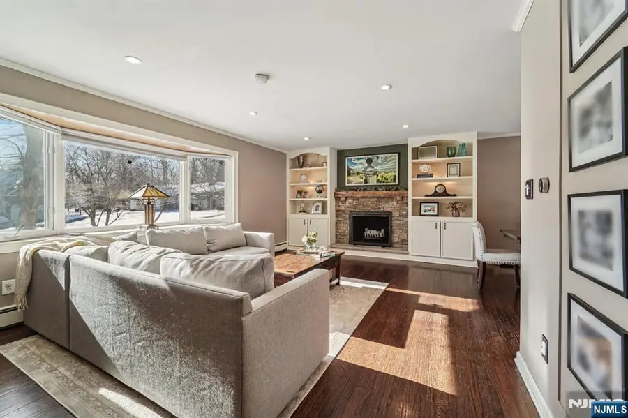 6 Browning Court, Roseland, NJ 07068 - #3