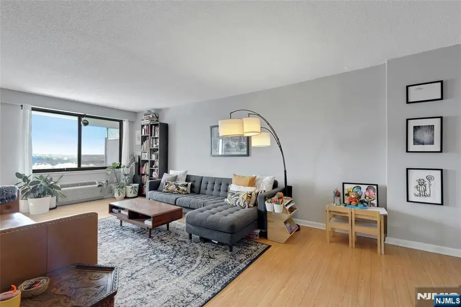 307 Prospect Avenue 14I, Hackensack, NJ 07601 - #2