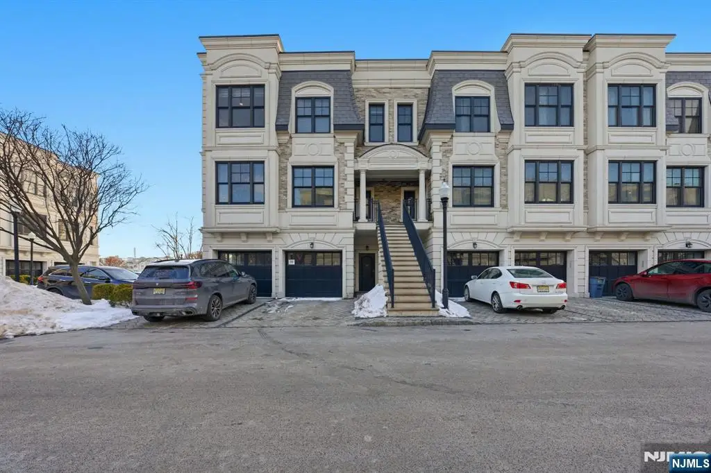 35 Marquis Court, Edgewater, NJ 07020 - #1