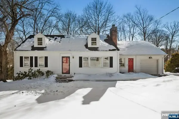 24 Raynor Road, Morris Township, NJ 07960