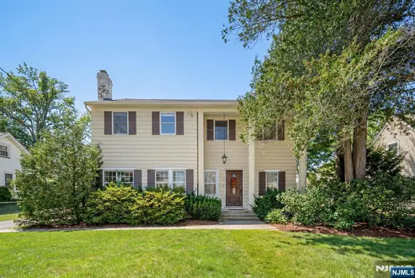 232 W Midland Avenue, Paramus, NJ 07652