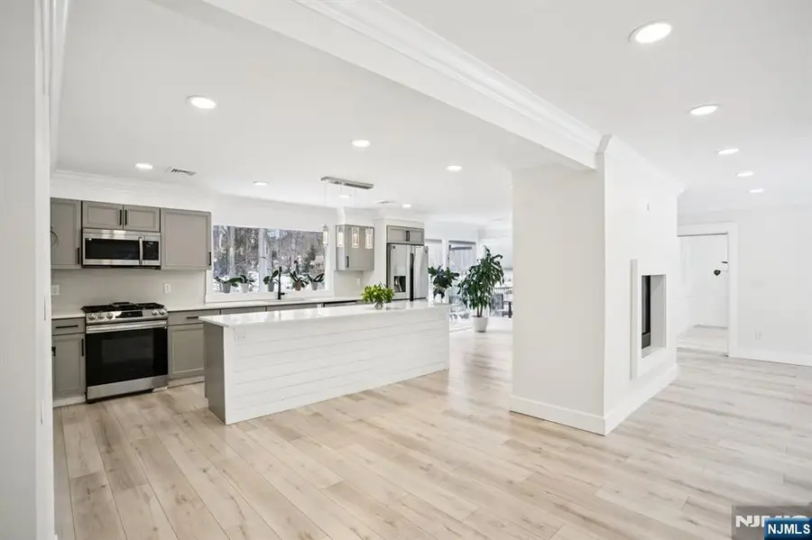 56 Pinehill Drive, Saddle River, NJ 07458 - #3