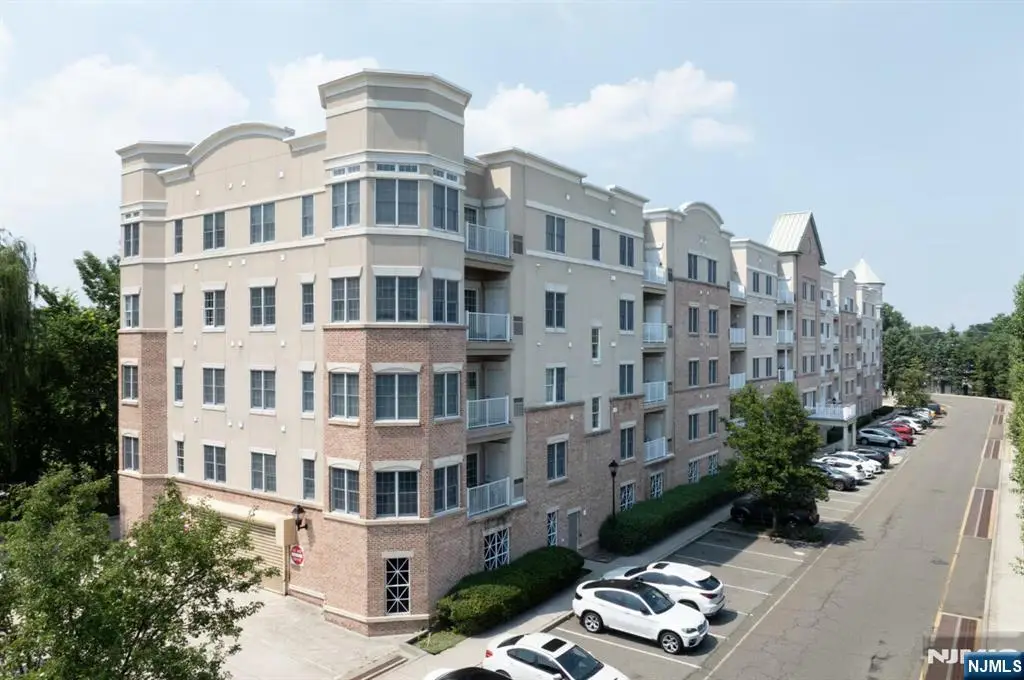 1305 Windsor Park Court 305, Englewood, NJ 07631 - #1