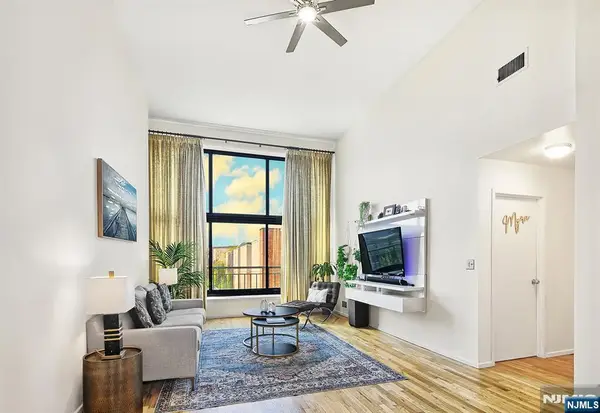 518 Gregory Avenue A318, Weehawken, NJ 07086