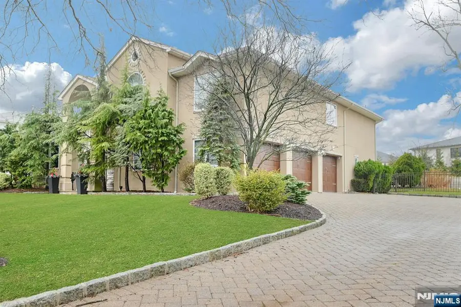 38 Geraldine Road, Englewood Cliffs, NJ 07632 - #2