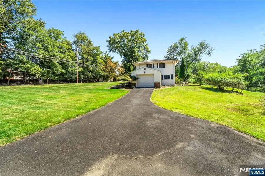 1011 Washington Avenue, Old Tappan, NJ 07675 - #3