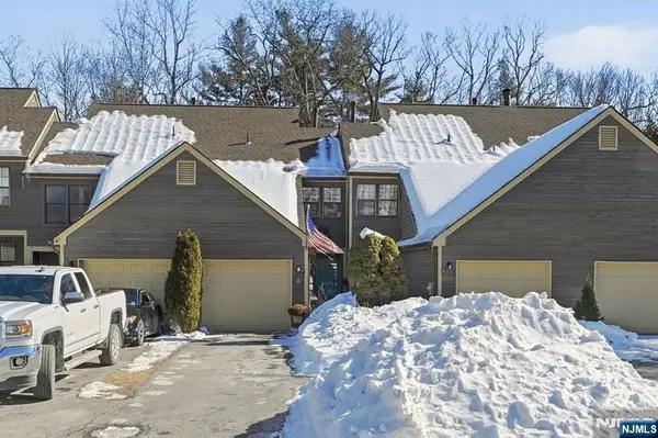 41 Lexington Lane F, West Milford, NJ 07480