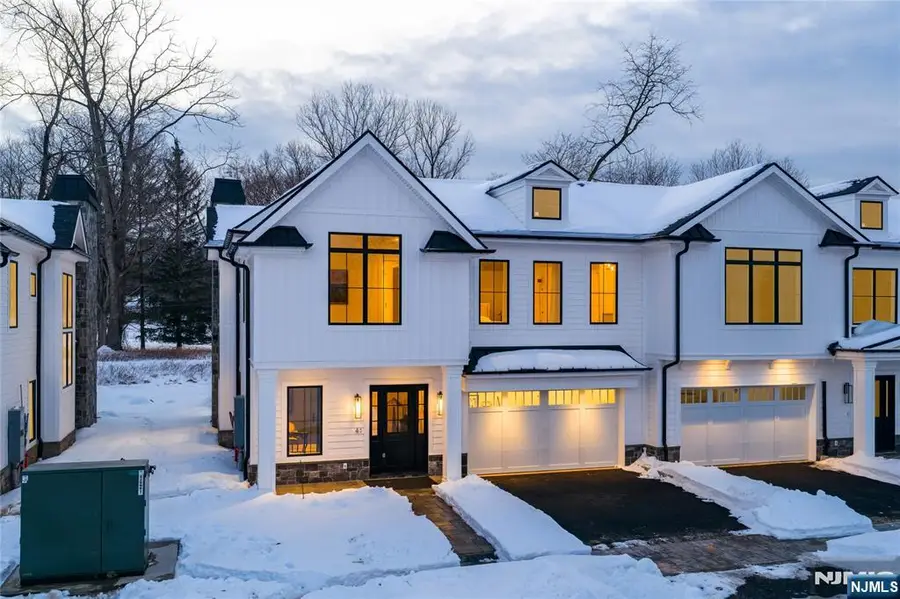 16-18 Paris Avenue 4, Rockleigh, NJ 07647 - #2