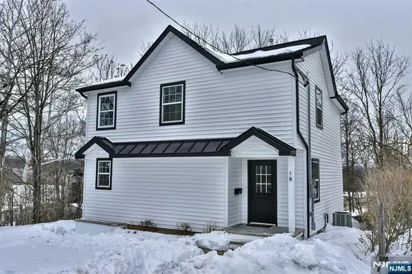 18 Governor Haines Street, Hamburg, NJ 07419