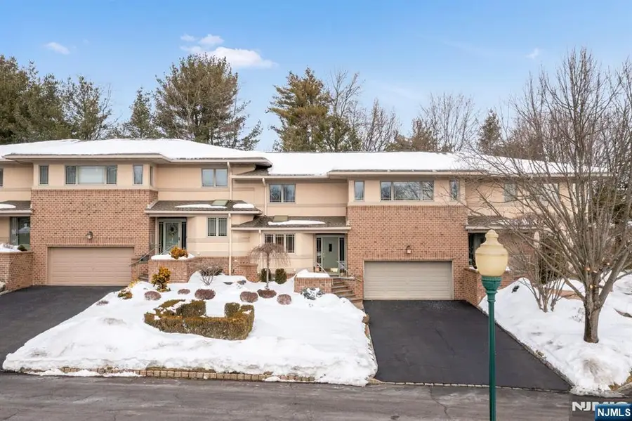 19 Fox Run Road, Allendale, NJ 07401 - #2