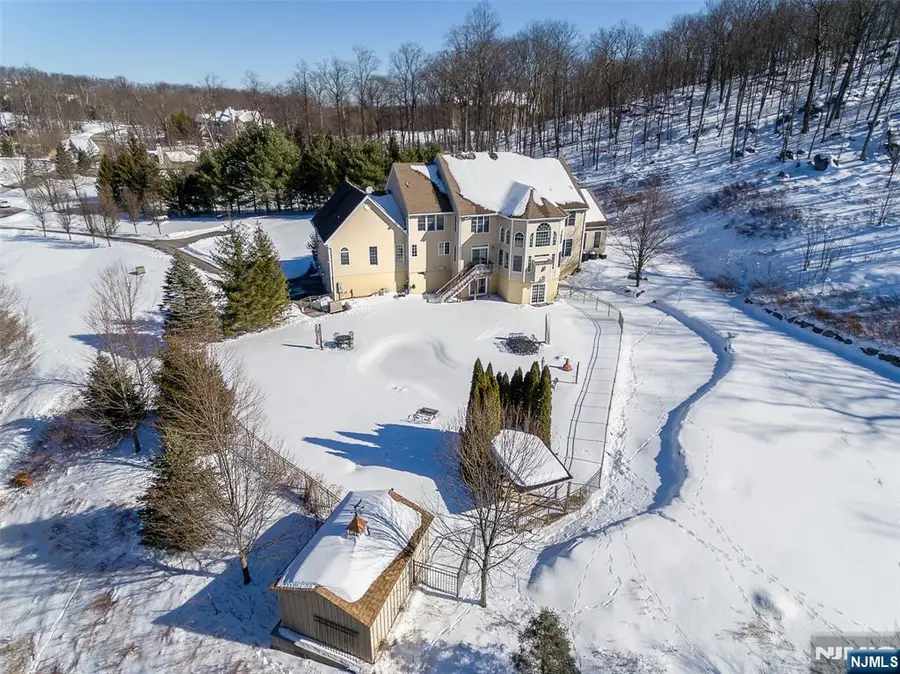 9 Andrew Lane, Kinnelon, NJ 07405 - #2