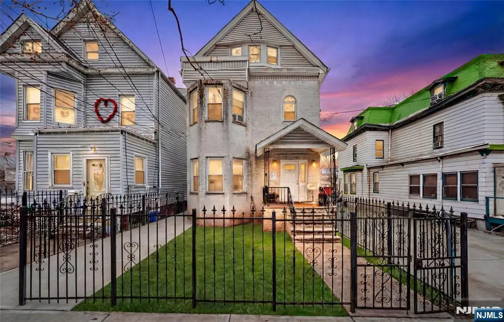 30 N 11th Street, Newark, NJ 07107 - #1