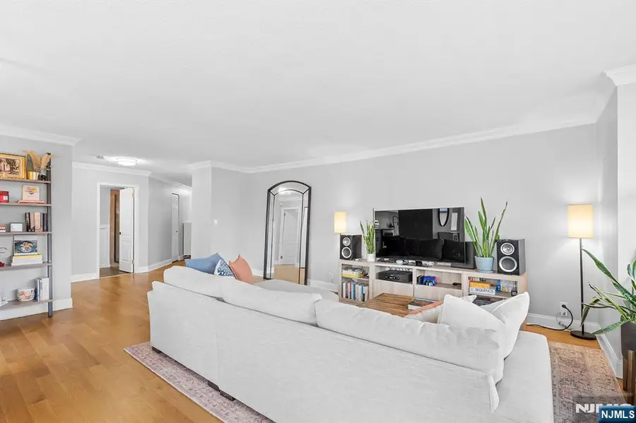 100 Grand Cove Way 3A, Edgewater, NJ 07020 - #3