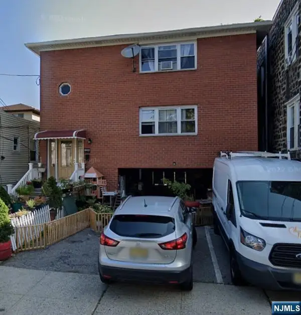 269 Delano Place, Fairview, NJ 07022