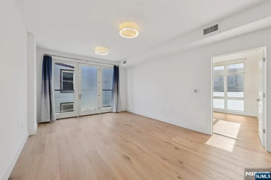 348 Baldwin Avenue 209, Jersey City, NJ 07306 - #2