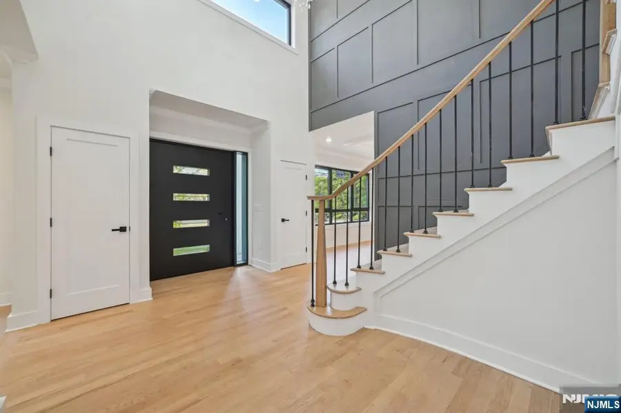 5 Foxcroft Drive, Livingston, NJ 07039 - #2